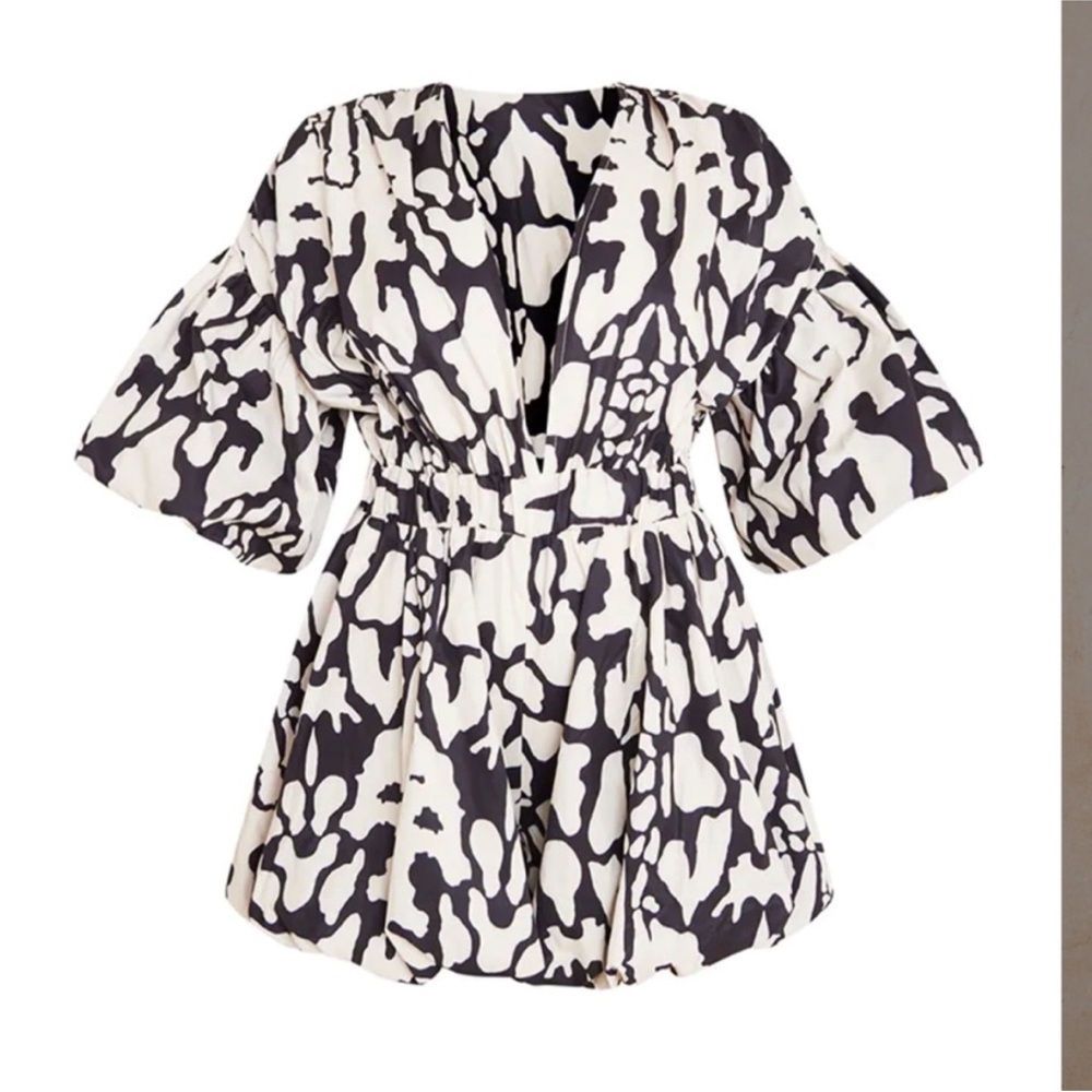 Black & Ivory Print‎ Plunge Puffball Hem Playsuit - NWT - Pretty Little Thing